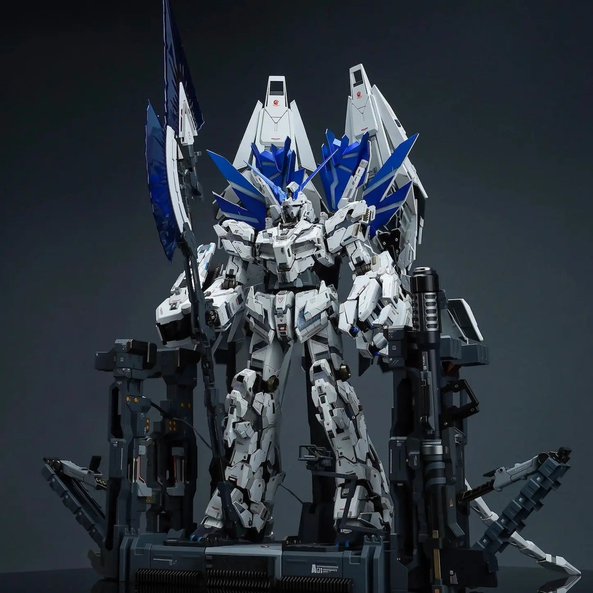 PG Unicorn Gundam Clear Psycho Frame Model Kit - Limited Edition Transparent Psycho-Frame Display